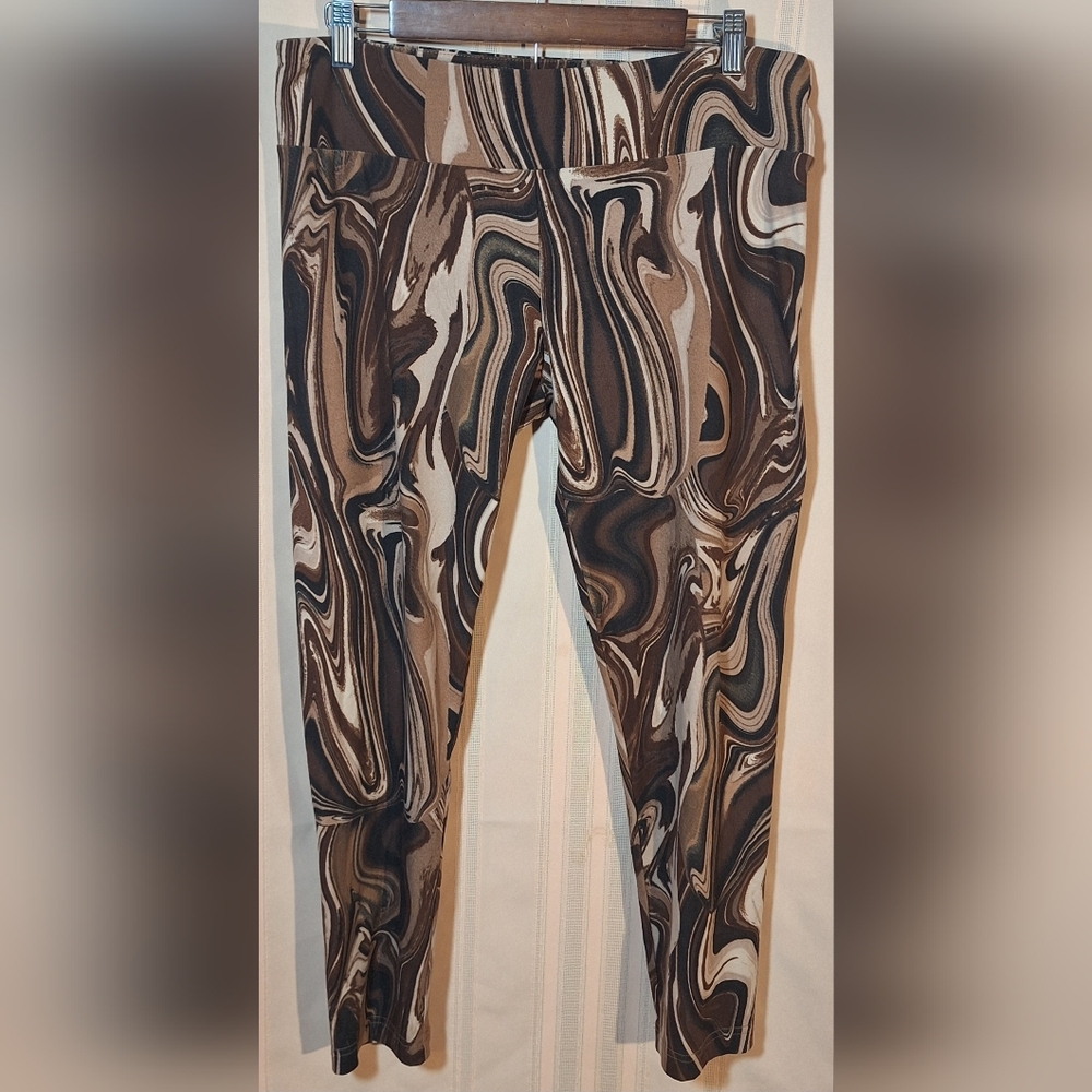 NO BOUNDARIES Swirl Pattern Leggings - Picture 1 of 4